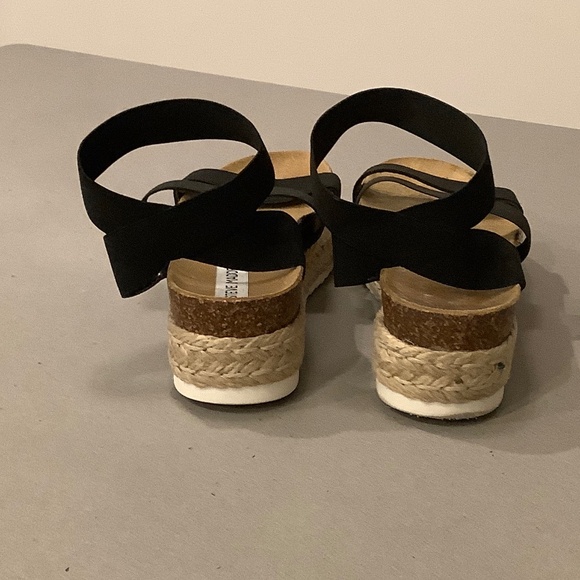 Steve Madden Lacole Flat Platform Black Elastic Strappy Sandal Size 9.5M - Picture 5 of 11